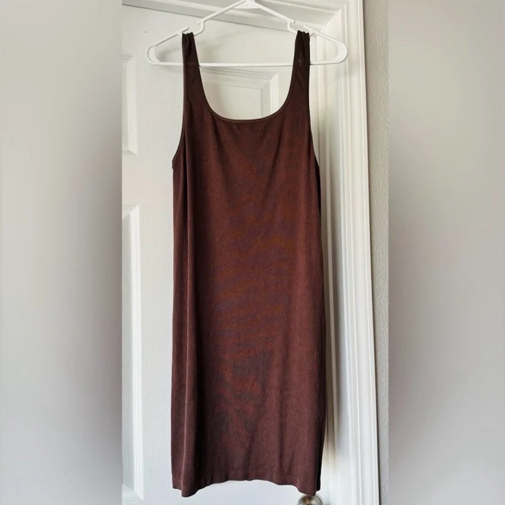 Savvi Lalani Bodycon Dress - Picture 4 of 4